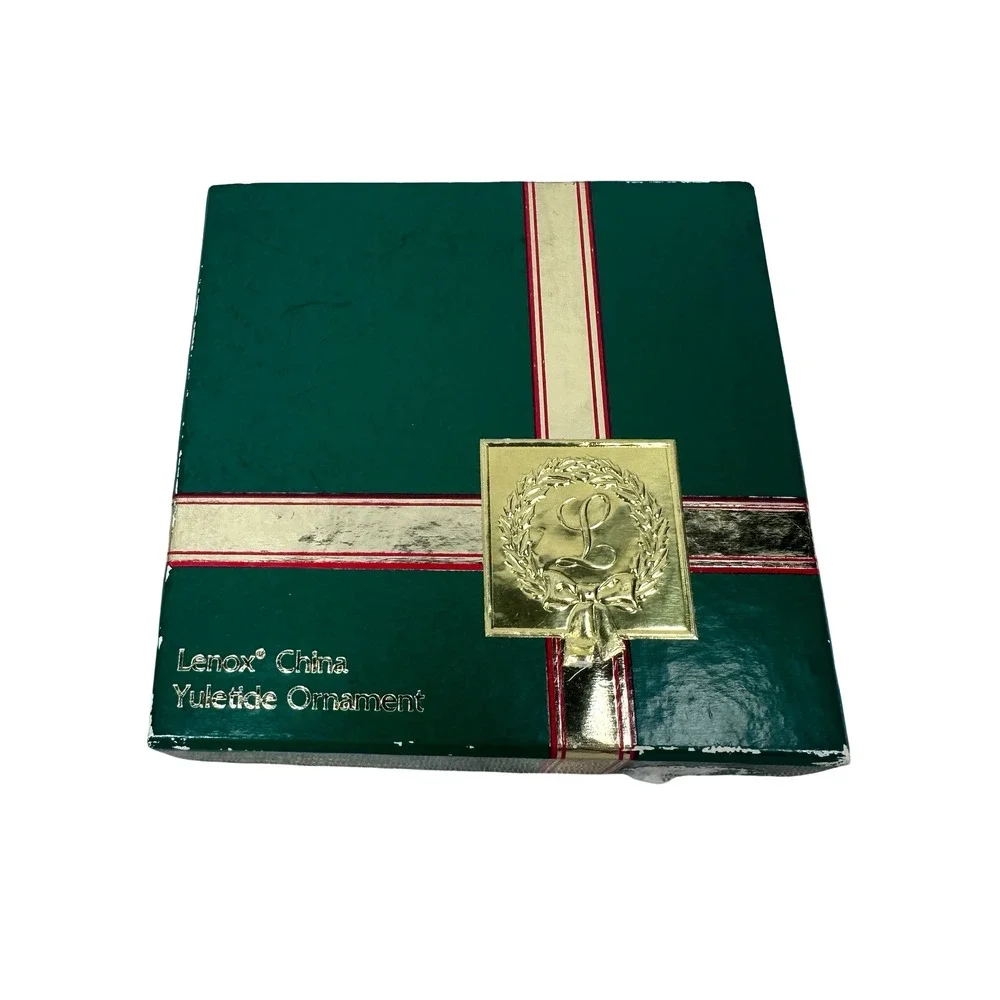 Lenox China Yuletide Ornament White Snowflake Pierced Gold Trim Vintage With Box